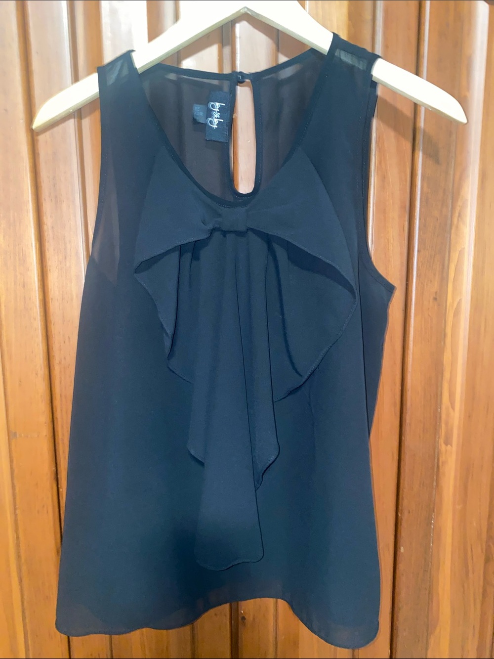 By x by Sleeveless women’s Black Bow Front Top Medium